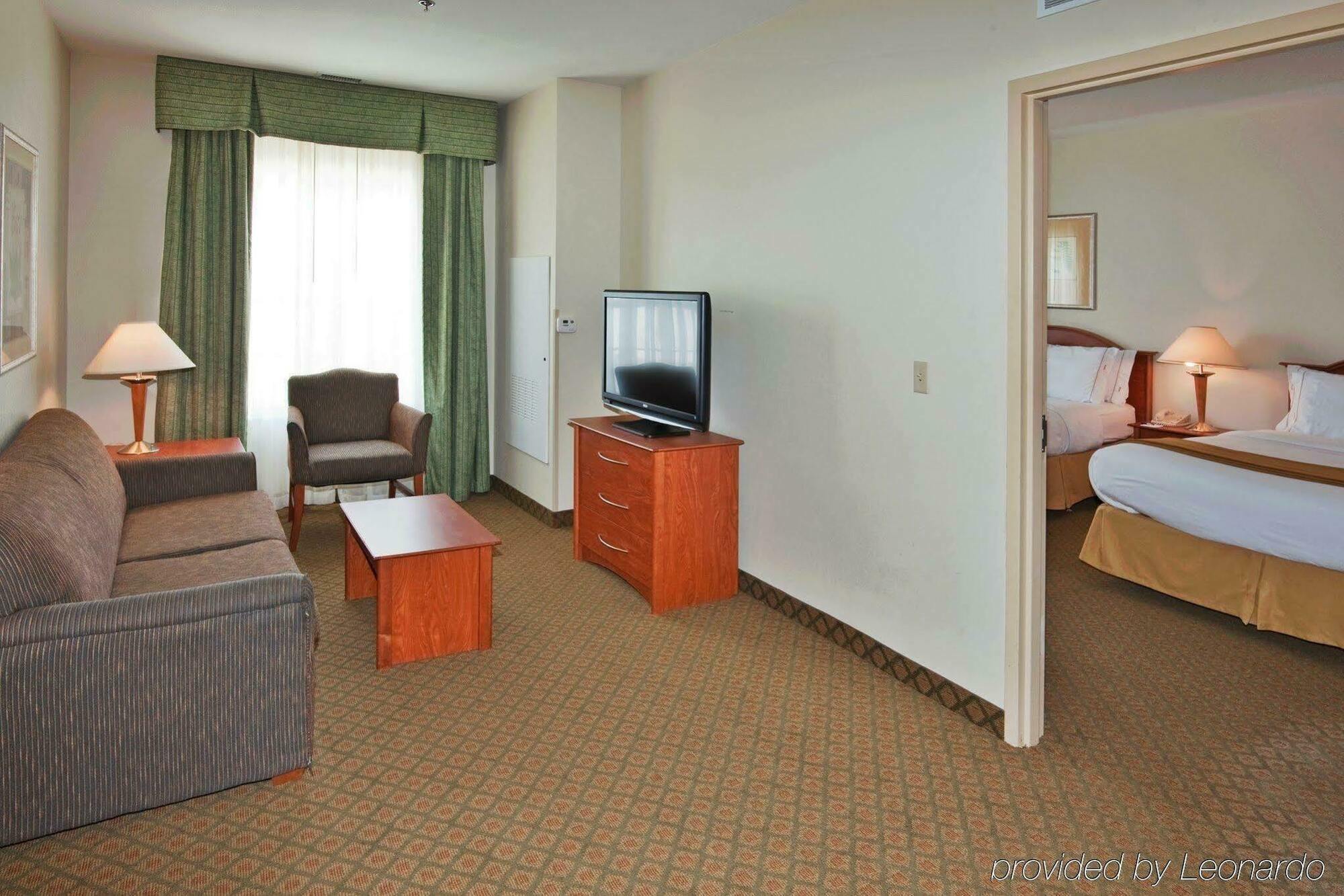 Holiday Inn Express Hotel & Suites Southfield - Detroit, An Ihg Hotel Bagian luar foto